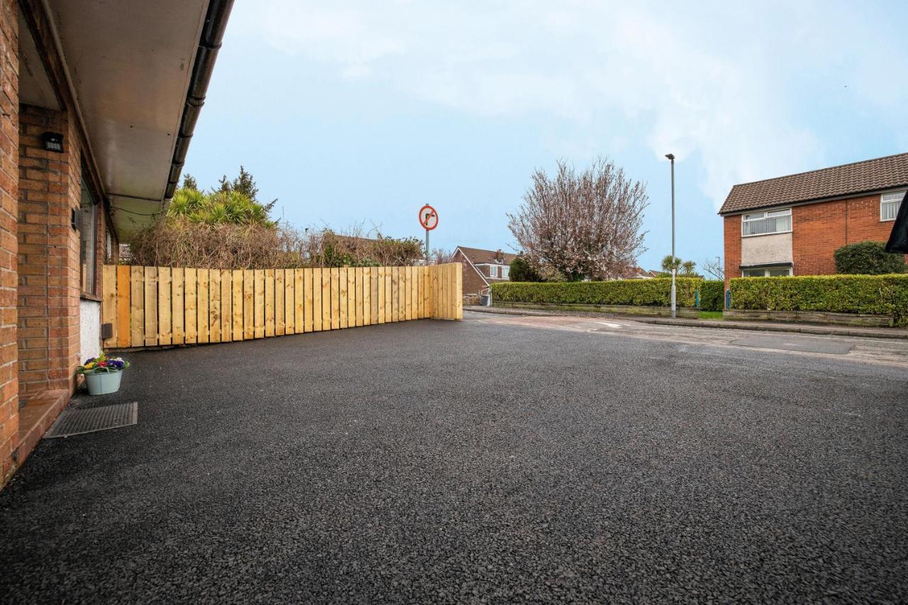 Elegant Home Mod Kitchen, Fast Wi-Fi, Free Parking Carrickfergus Exterior photo
