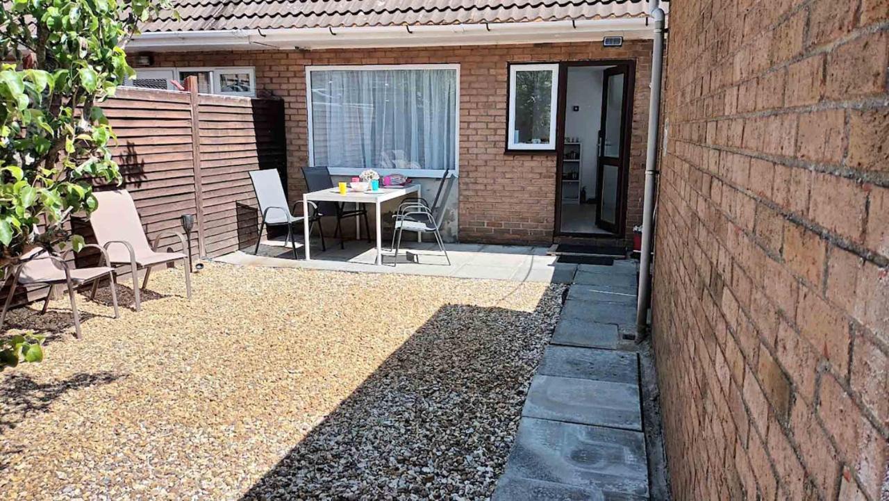Elegant Home Mod Kitchen, Fast Wi-Fi, Free Parking Carrickfergus Exterior photo